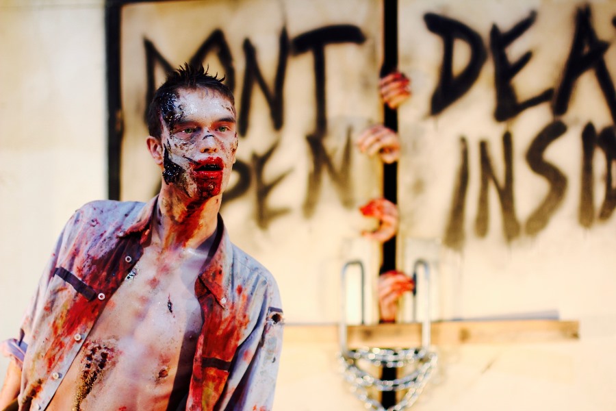 will_zombies_attack_other_zombies-attack_each_other